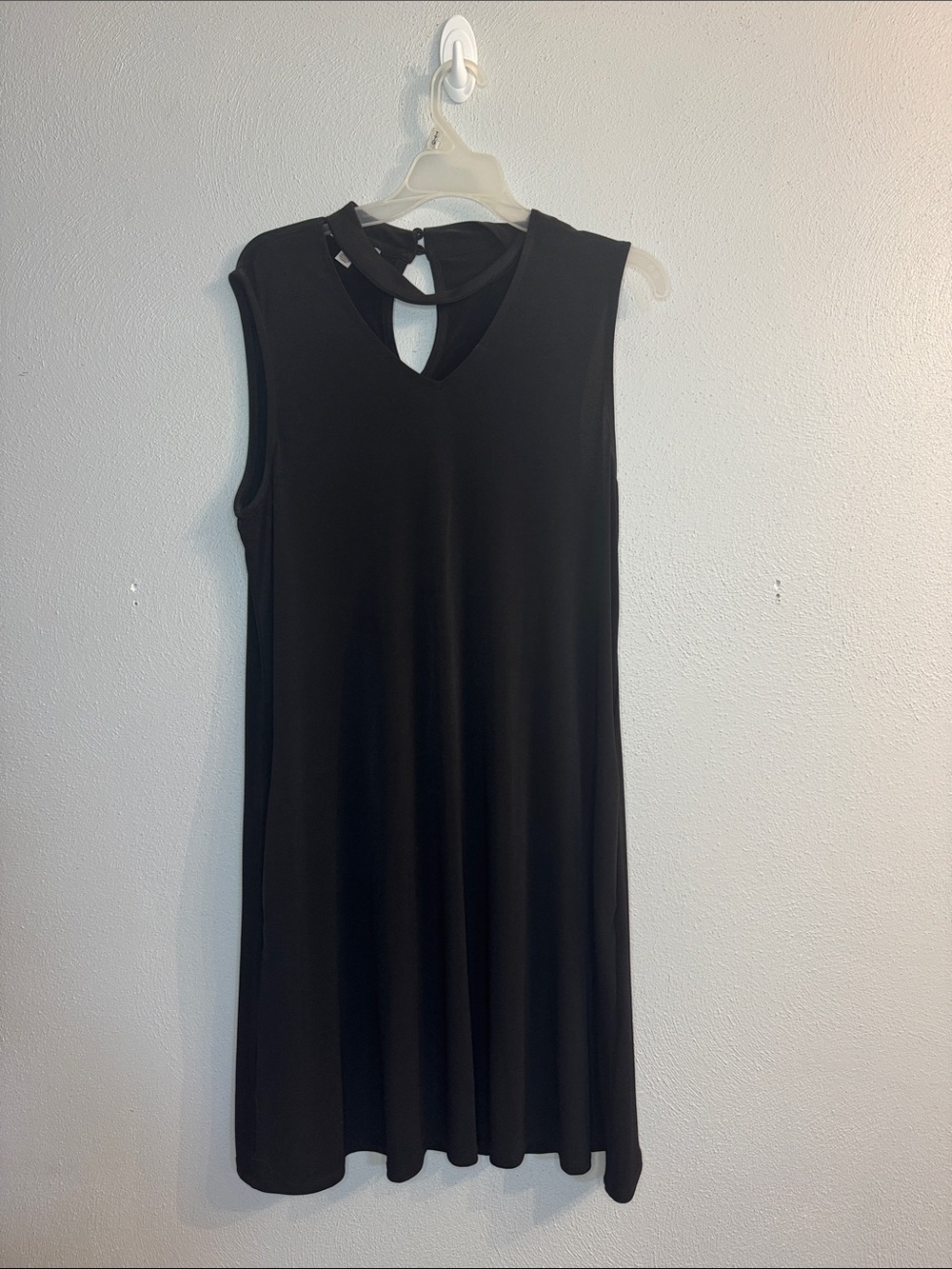 dressbarn Black Sleeveless Dress with Keyhole Neck